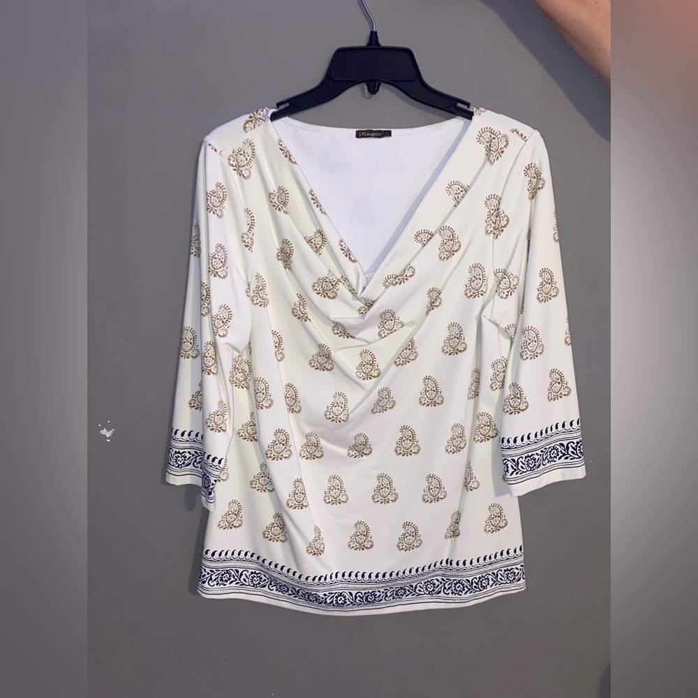 J. Mclaughlin top, in perfect condition.
